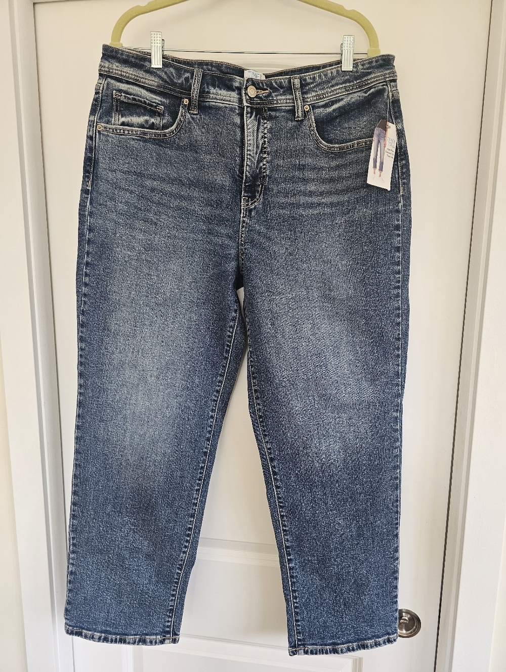 Time and Tru Women's High Rise Relaxed Boyfriend Jeans SIZE 4